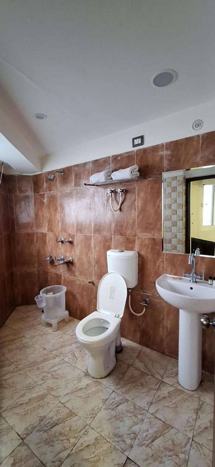 ماكليود غانج M Hotel And Restaurant المظهر الخارجي الصورة